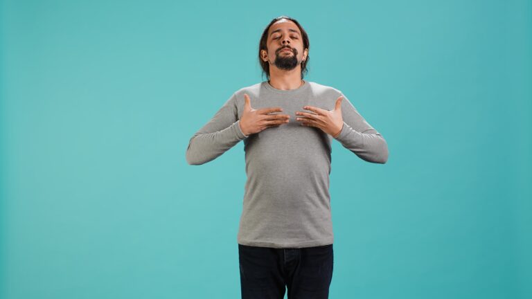 Oddychanie a kręgosłup – dlaczego sposób, w jaki oddychasz, wpływa na postawę i bóle pleców?